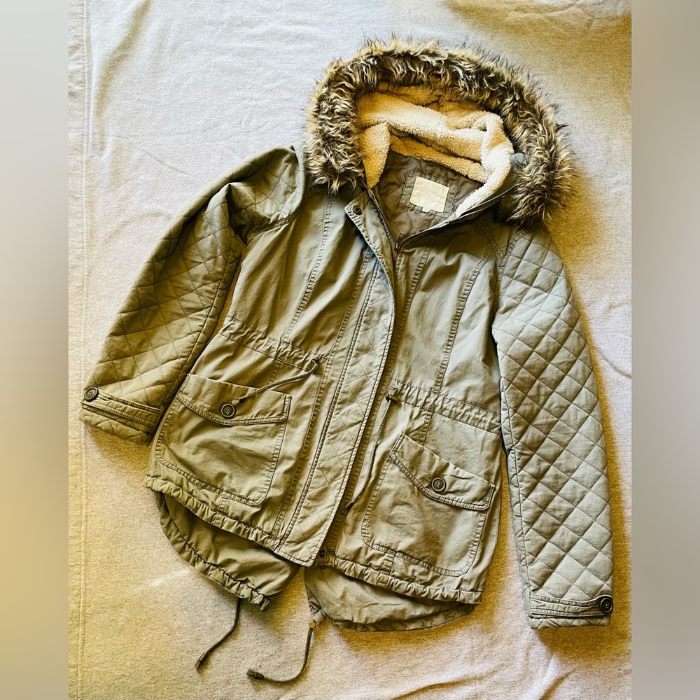 ◻️ Gray Quilted Coat ◽️